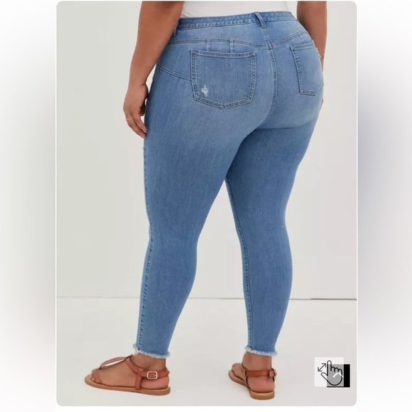NWOT Torrid Bombshell Skinny Stretch High-Rise Destructed Jeans Fray Hem 16S - Picture 2 of 10